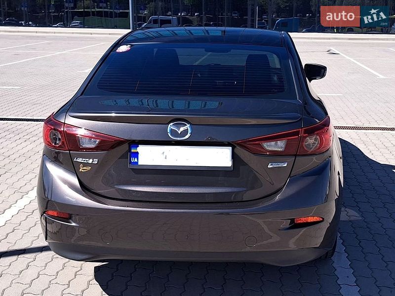 Седан Mazda 3 2015 в Львові