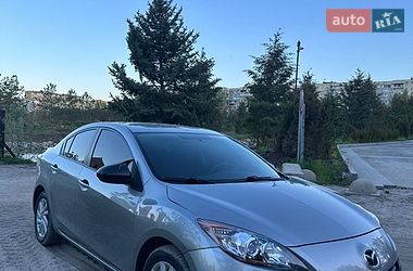 Седан Mazda 3 2012 в Днепре