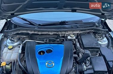 Седан Mazda 3 2012 в Днепре
