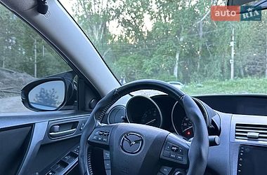 Седан Mazda 3 2012 в Днепре
