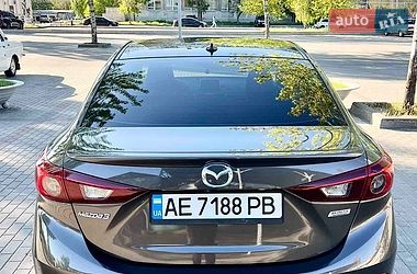 Седан Mazda 3 2015 в Днепре
