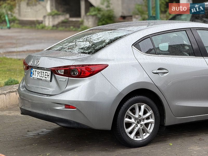 Седан Mazda 3 2015 в Івано-Франківську