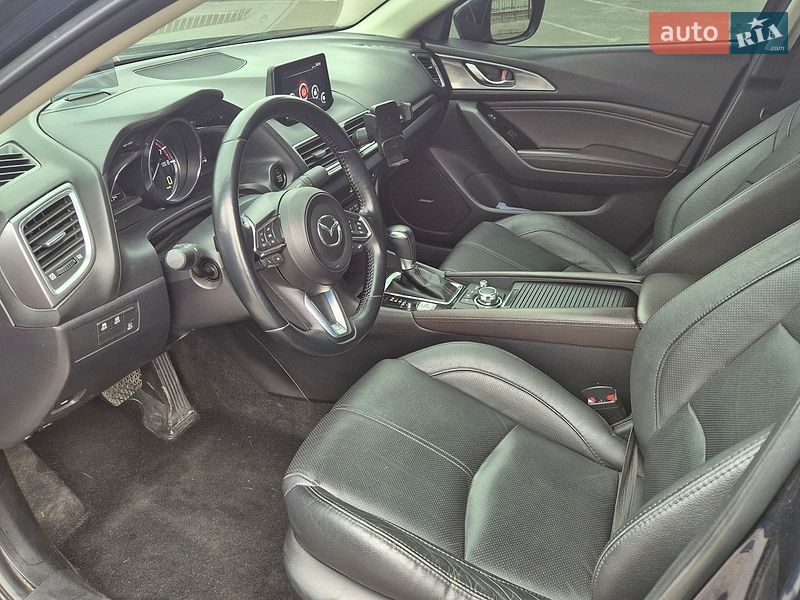 Седан Mazda 3 2017 в Одесі