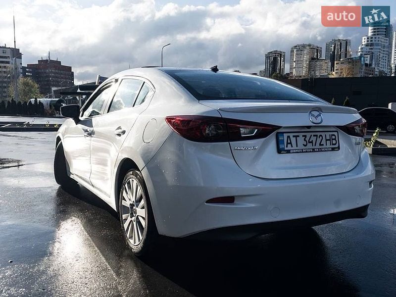 Седан Mazda 3 2014 в Дніпрі