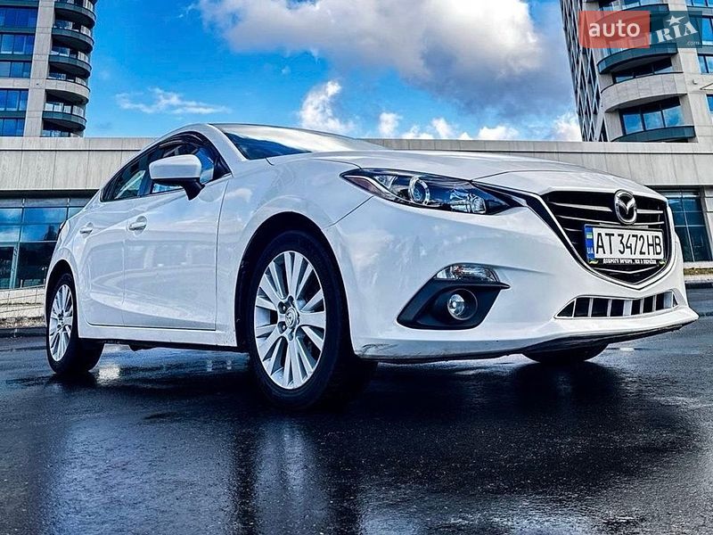 Седан Mazda 3 2014 в Дніпрі