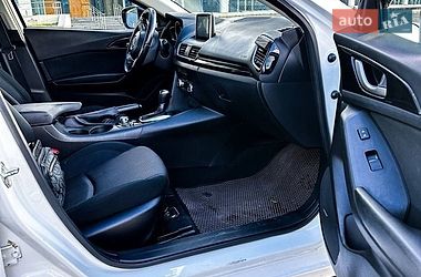 Седан Mazda 3 2014 в Дніпрі
