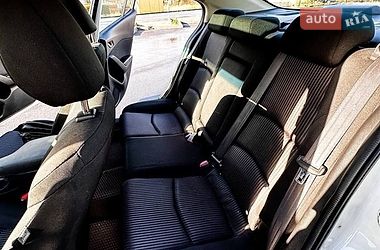 Седан Mazda 3 2014 в Дніпрі