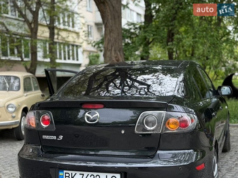Седан Mazda 3 2004 в Киеве