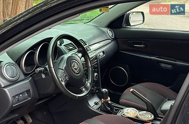 Седан Mazda 3 2004 в Киеве