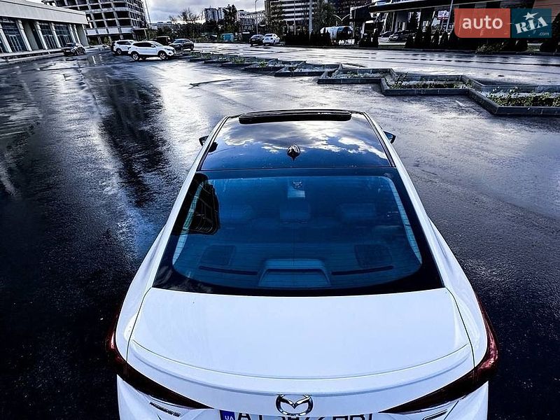 Седан Mazda 3 2014 в Дніпрі