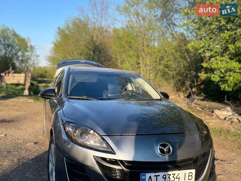 Седан Mazda 3 2011 в Ивано-Франковске