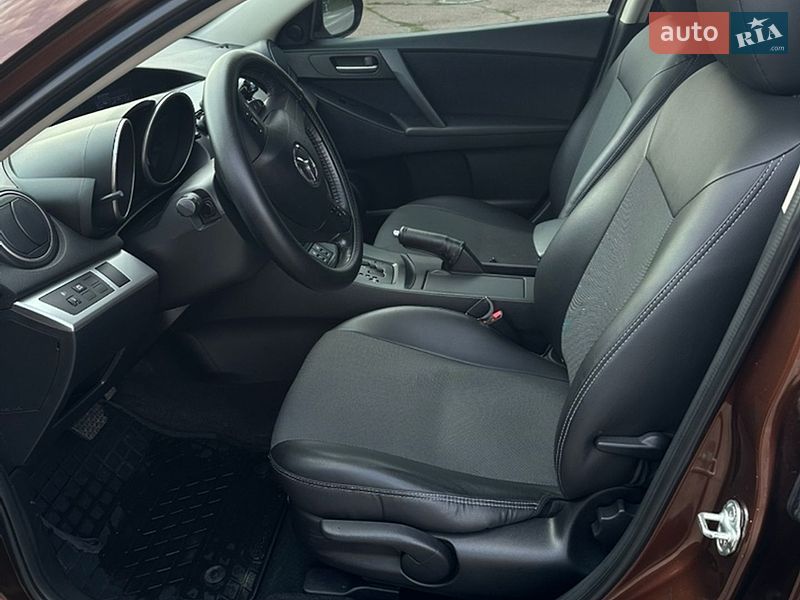 Хэтчбек Mazda 3 2012 в Чернигове