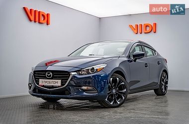 Седан Mazda 3 2018 в Киеве