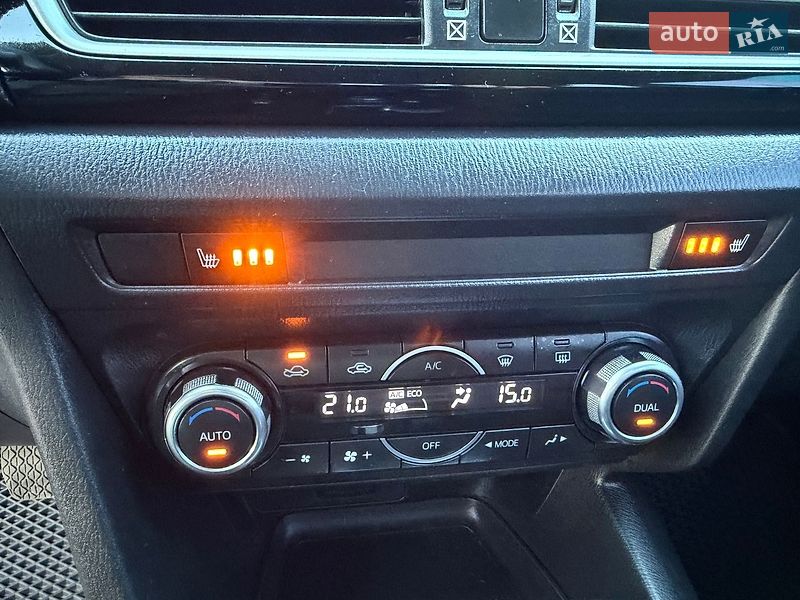 Седан Mazda 3 2014 в Киеве