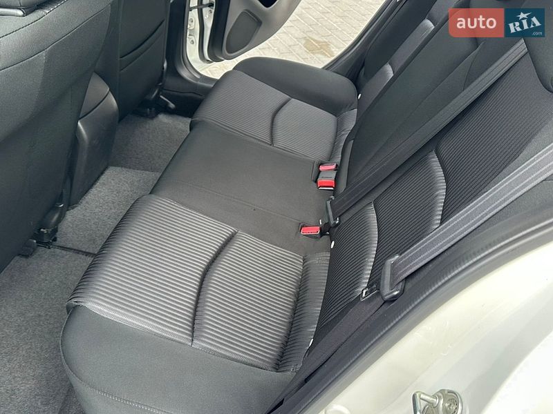 Седан Mazda 3 2015 в Вінниці