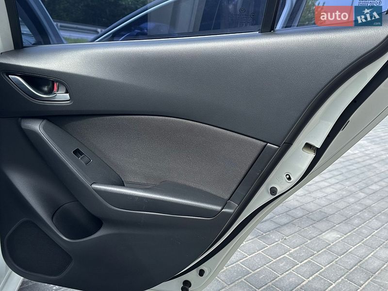 Седан Mazda 3 2015 в Вінниці