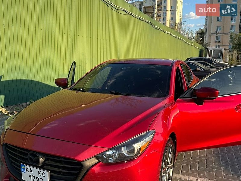 Седан Mazda 3 2017 в Киеве