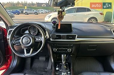 Седан Mazda 3 2017 в Киеве