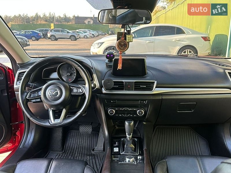 Седан Mazda 3 2017 в Киеве