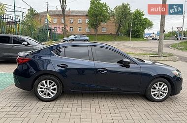 Седан Mazda 3 2016 в Киеве
