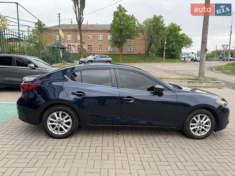 Седан Mazda 3 2016 в Киеве