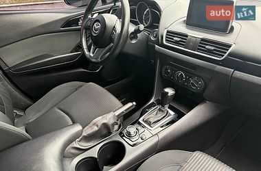 Седан Mazda 3 2016 в Киеве