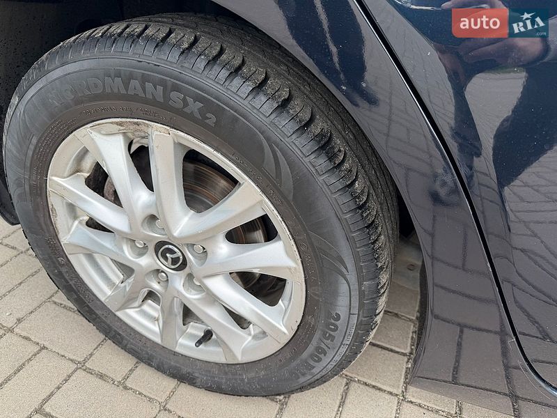 Седан Mazda 3 2016 в Киеве