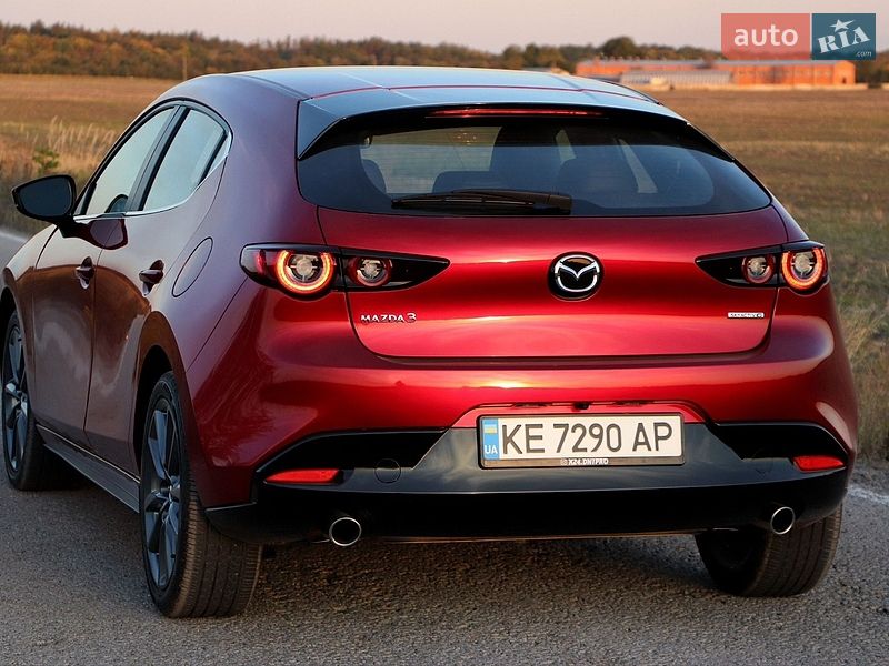 Хэтчбек Mazda 3 2024 в Новомосковске