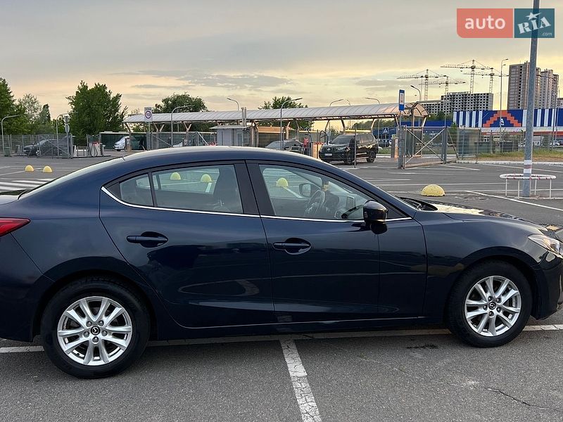 Седан Mazda 3 2016 в Києві