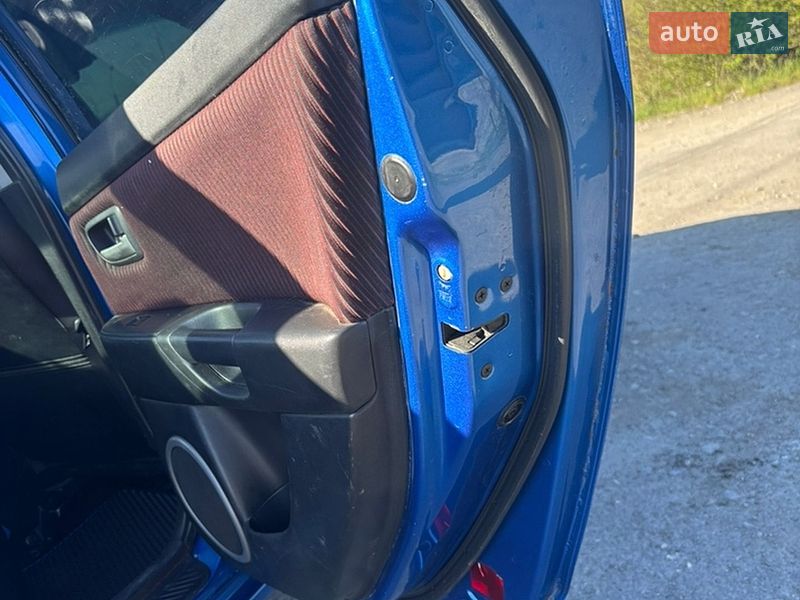 Седан Mazda 3 2005 в Тернополі