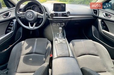 Седан Mazda 3 2017 в Черкассах