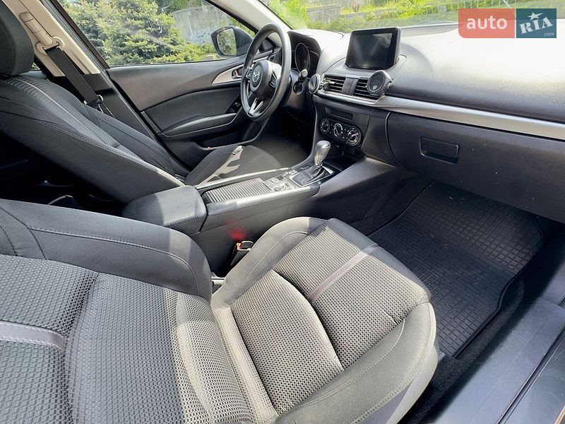 Седан Mazda 3 2017 в Черкассах