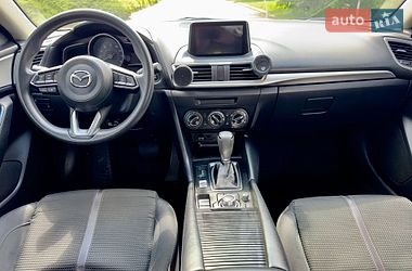 Седан Mazda 3 2017 в Черкассах