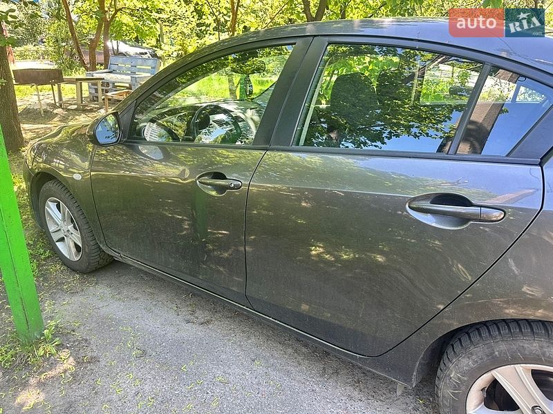 Седан Mazda 3 2013 в Киеве