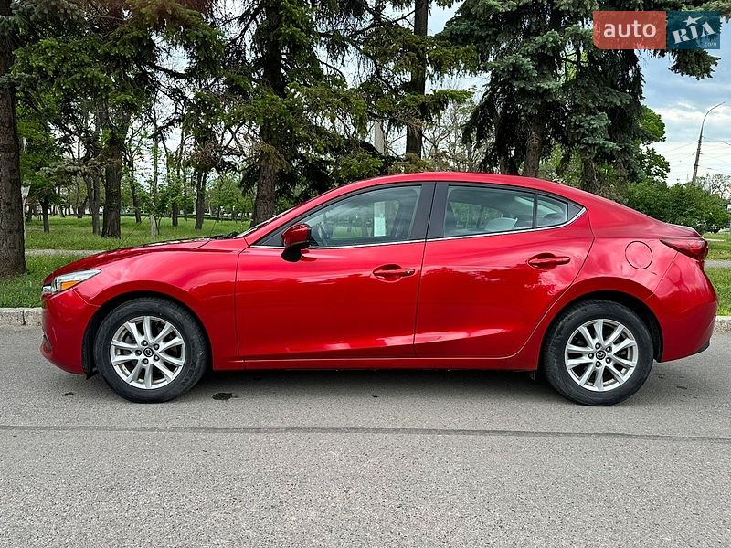 Седан Mazda 3 2017 в Николаеве