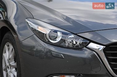 Седан Mazda 3 2017 в Харькове