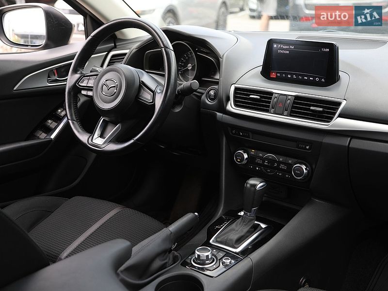Седан Mazda 3 2017 в Харькове
