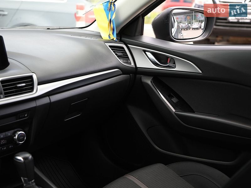Седан Mazda 3 2017 в Харькове
