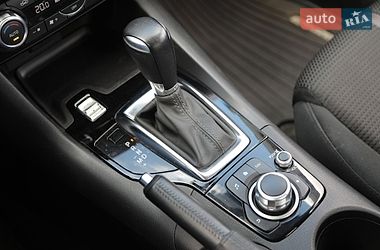 Седан Mazda 3 2017 в Харькове