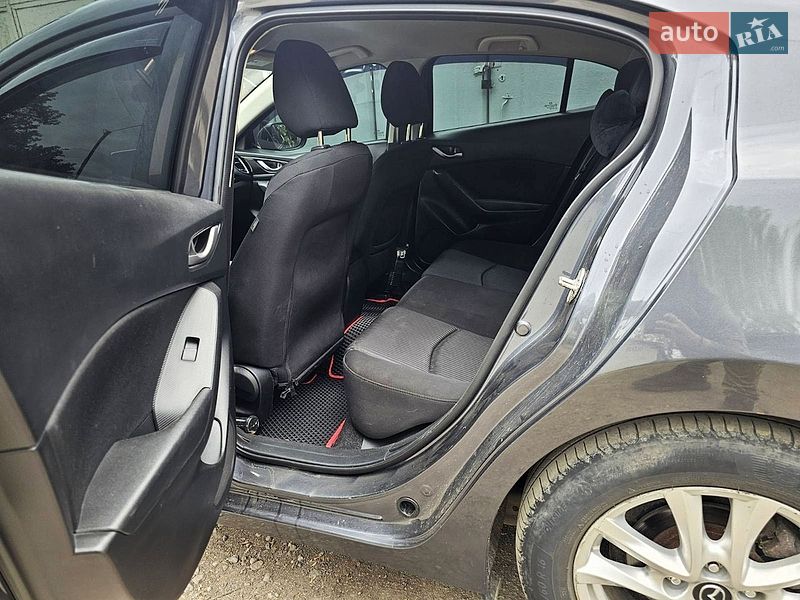 Седан Mazda 3 2016 в Одесі