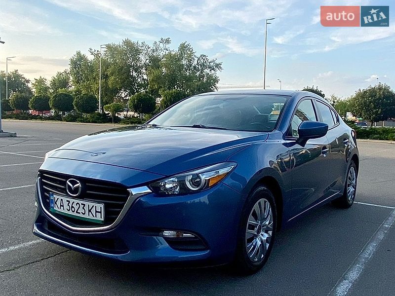 Седан Mazda 3 2017 в Киеве