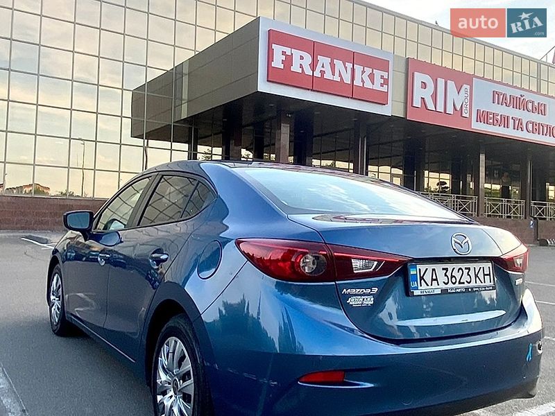 Седан Mazda 3 2017 в Киеве