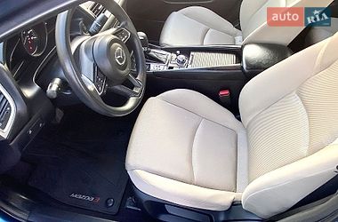 Седан Mazda 3 2017 в Киеве