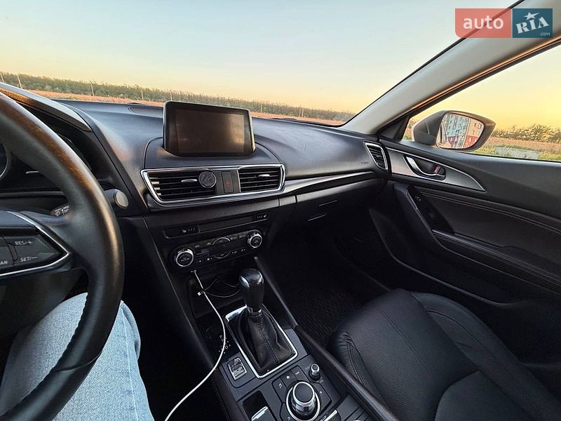 Хэтчбек Mazda 3 2016 в Виннице