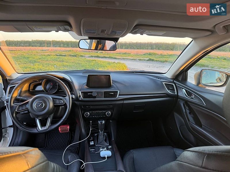 Хэтчбек Mazda 3 2016 в Виннице