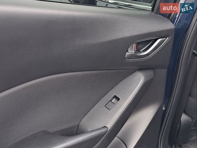 Хэтчбек Mazda 3 2015 в Житомире