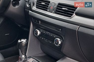 Хэтчбек Mazda 3 2015 в Житомире
