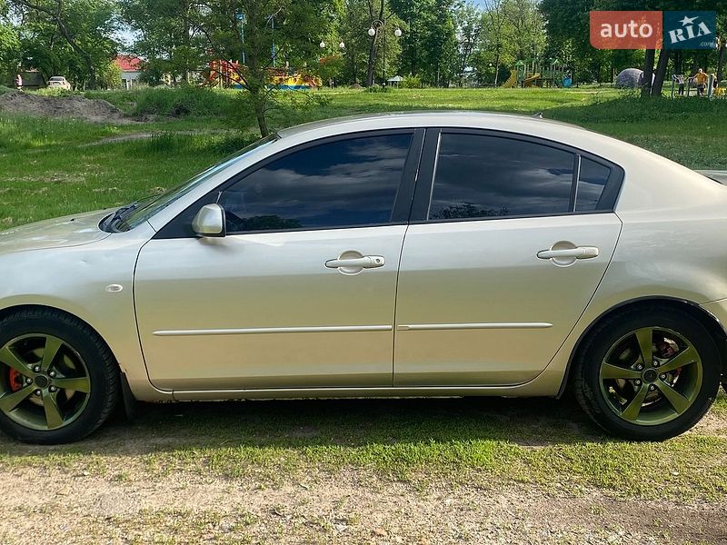 Седан Mazda 3 2004 в Гадячі