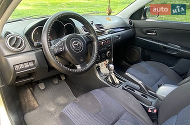 Седан Mazda 3 2004 в Гадячі