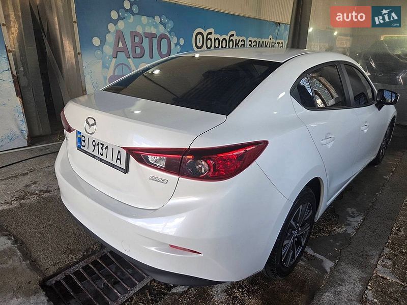 Седан Mazda 3 2016 в Полтаве